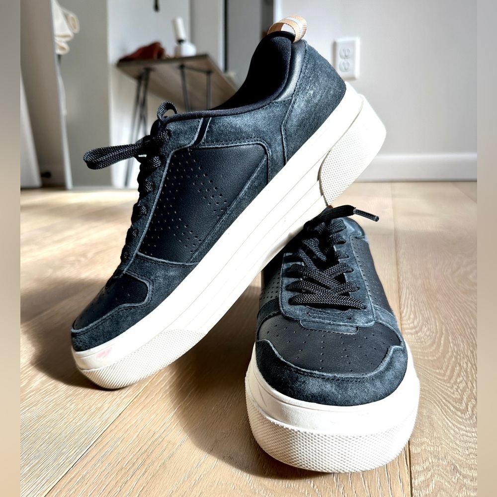 Le Tigre Black and White Platform Leather Sneakers, Size 11